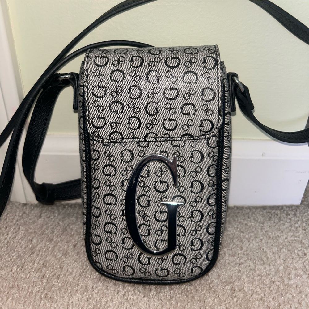 Guess Phone Purse with Card Slots